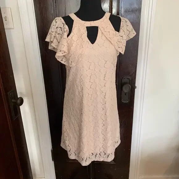 Candies Heart Lace Light Pink Cold Shoulder Peak a Boo Sleeve Dress Sz Small - Picture 8 of 8